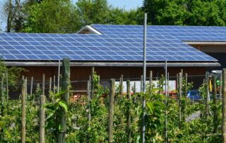 Photovoltaikanlage auf einem Dach (Bild von Hörbi Brüllmann auf Pixabay