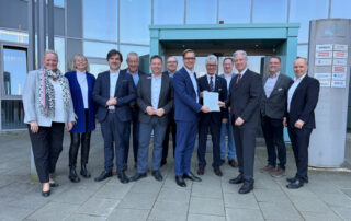 Gruppenbild der Hauptverwaltungsbeamten zur Gründung der Gewerbepark Wesermarsch GmbH