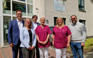 Gruppenbild der 6 Personen zur Begrüßung der neuen Fachärzte im RVZ Wesermarsch