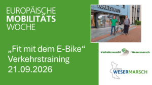 2 Personen mit einem E-Bike vor dem Kreishaus